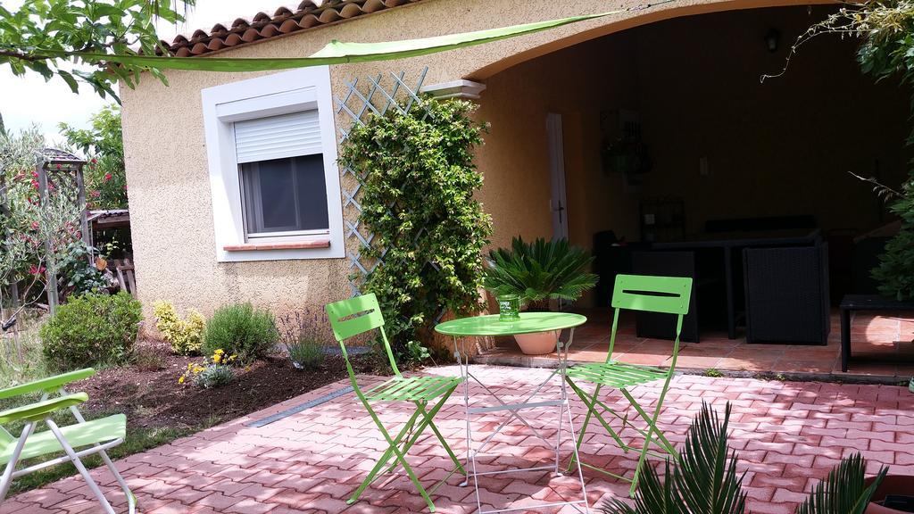 Petit Studio Au Calme Villa La Crau Exterior photo